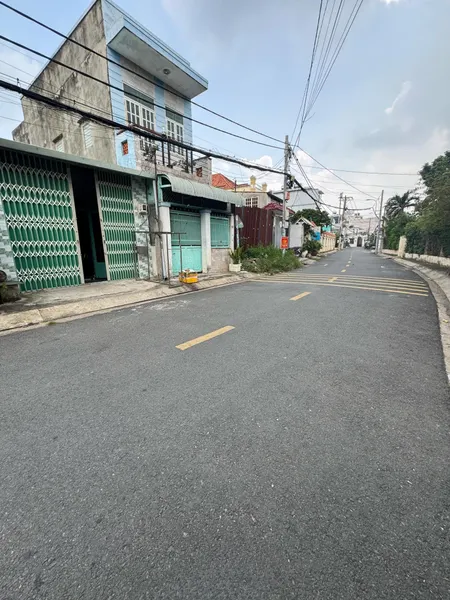 Ngay TT Hóc Môn, Đường nhựa 10M, Kinh doanh, 55M2, giá tốt 3,25 tỷ