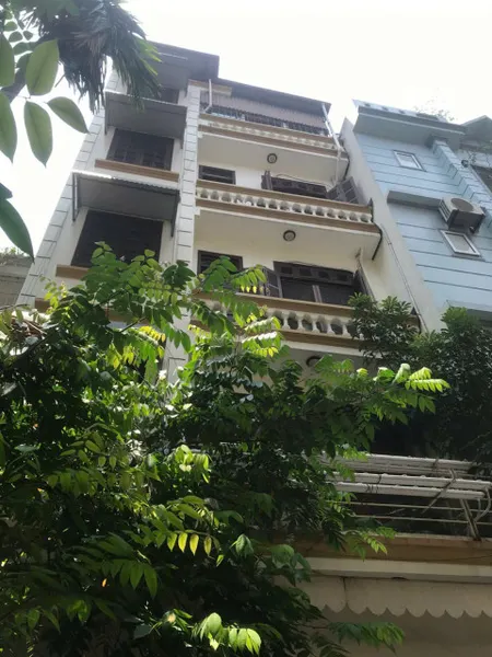 Cho thuê nhà Phân Lô Lãng Yên, 5 tầng x 50m2, 5 ngủ, 4 WC, 14 Triệu/th