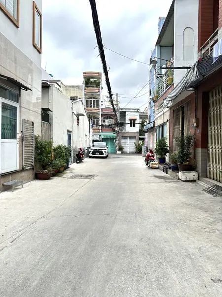 Bán nhà quận 6 - Hẻm xe hơi thông bàn cờ - Sổ vuông đẹp 6  tỷ