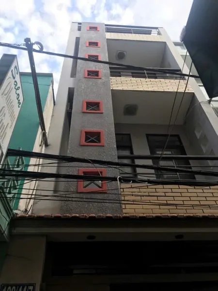 Bán gấp nhà HXH VIP 109 Duong Bá Trạc, P1 Q8. DT 42m2. Giá chỉ 6,5 tỷ.