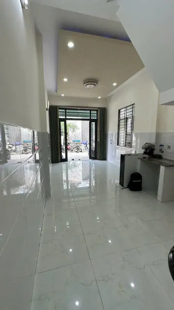 Bán nhà đẹp 2 tầng 3PN đường oto khu Hòn Xện Vĩnh Hòa giá rẻ 3ty5
- Diện tích 4m x 15,57m.
- Thiết kế 2 tầng 3 PN 
- Đường rộng 7m
- Pháp lý sổ hồng
- Giá rẻ 3ty5
