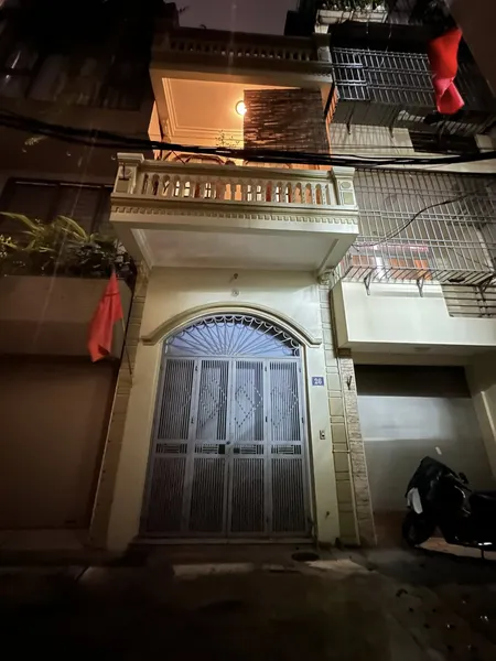 Bán Nhà Gấp! Lạc Long Quân,Oto tránh,Kinh doanh,DT:55m2 x 4Tầng,MT: 3.5m,Giá: 12.5 tỷ Tây Hồ
