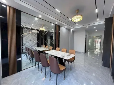 BÁN NHÀ ĐẸP HOA LÂM LONG BIÊN - HIẾM, ĐẸP, ĐẲNG CẤP, THANG MÁY ĐỜI MỚI - KINH DOANH ĐỈNH