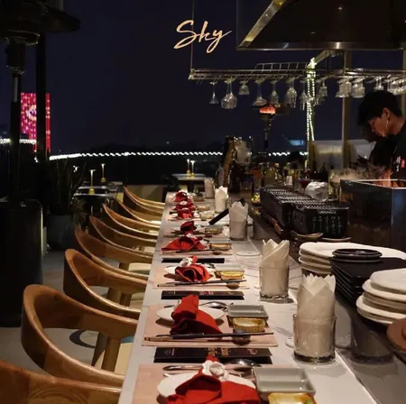 SANG NHƯỢNG ROOFTOP – VỊ TRÍ ĐẮC ĐỊA BỜ HỒ GƯƠM, HÀ NỘI