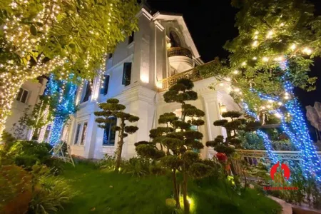 Bán Nhanh Biệt Thự Song Lập Hoa Sữa Vinhomes Riverside 215m2, 5T View Sông - 99 Tỷ