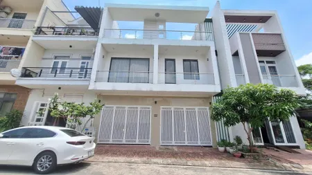 Bán nhà 163,7m² ngang 10m giá 14 tỷ tại Phường Chánh Nghĩa Thành phố Thủ Dầu Một