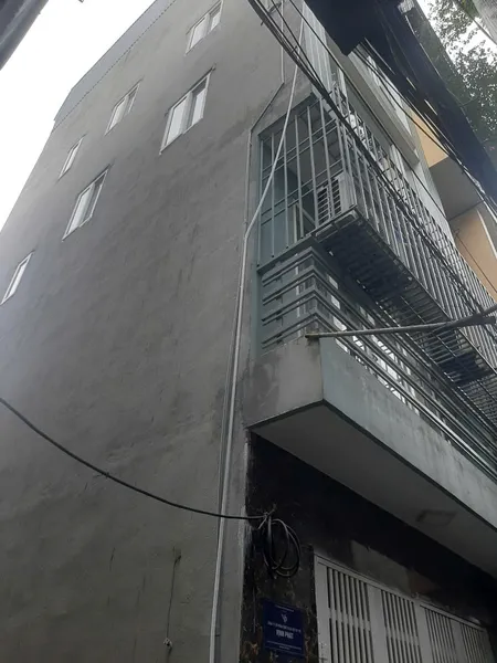Cho thuê nhà Phố Lĩnh Nam, 5 tầng x 30m2, 3 ngủ, 10 Triệu ở nhóm 6 người
