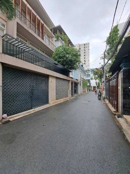 MẶT TIỀN KHU SÂN BAY. TÂN BÌNH. 8,2X20M. 3 TẦNG. GIẢM 4 TỶ CÒN 33 TỶ.