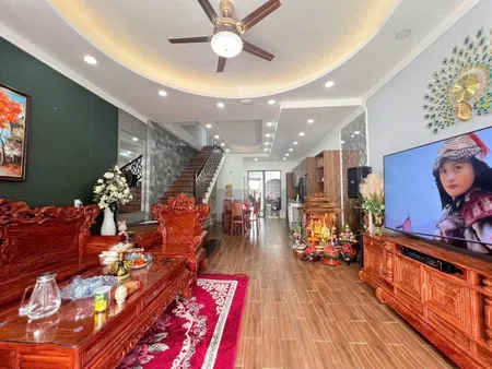 NHÀ MÊ HẺM CẤP 1 Y WANG - EAKAO