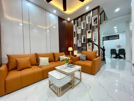 TÔ HIỆU- H. ĐÔNG- NHÀ ĐẸP MỚI XẤY- Ở LUÔN