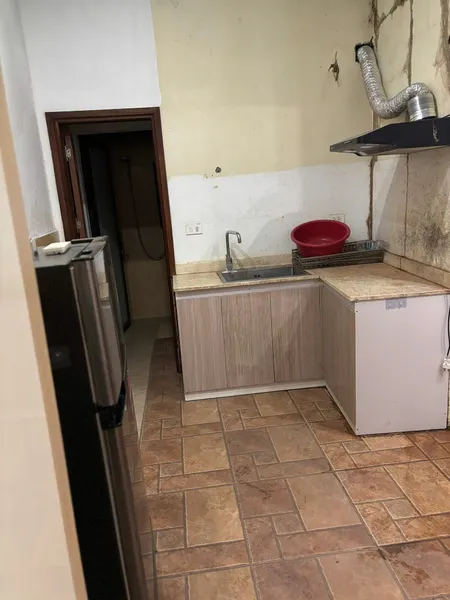 Cho thuê nhà ngõ Hương Viên 3 tầng x 30m2, 3 ngủ, ở gia đình, nhóm ít người, 7.8 triệu