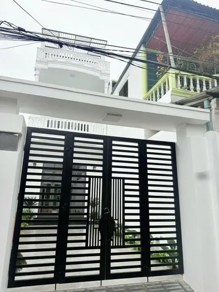 Bán nhà 3 tầng Kiệt Oto Đặng Huy Trứ Full Nội Thất Cách Mặt Tiền Vài chục mét giá chỉ:2,7xx tỷ.