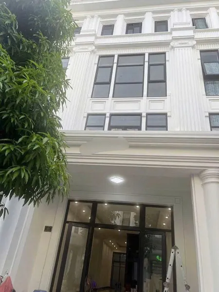Cho thuê nhà Liền Kề khu Đô Thị Louis Hoàng Mai, 100m2 x 5 tầng Thang máy, thông sàn