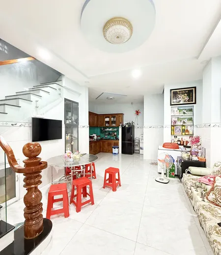 Nhà đẹp 3 tầng, Bùi Thế Mỹ, Tân Bình, 84m2, chỉ 8 tỷ TL