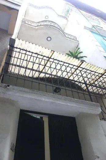 Cho thuê nhà Đường Láng 4 tầng, 35m2, 2 ngủ, vào được ngay, 9.5 Triệu