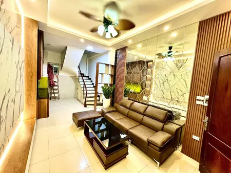 TÔ HIỆU- H. ĐÔNG- NHÀ GẦN PHỐ- Ô TÔ ĐỖ CỬA