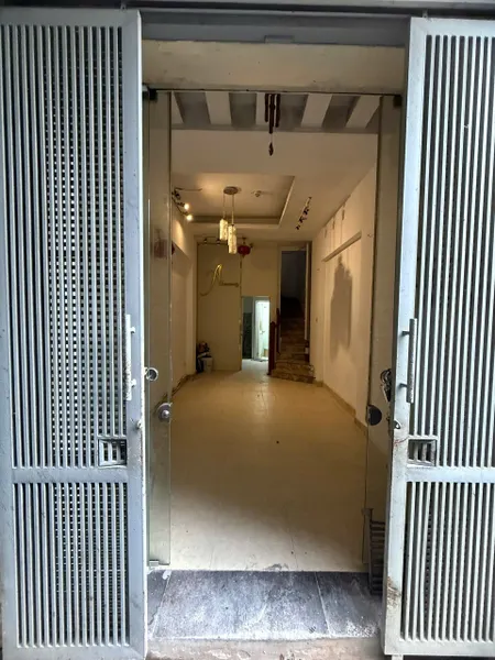 Cho thuê nhà Nguyễn Văn Trỗi, 27m2 x 6 tầng, 15 Triệu Spa, Naiil, VP