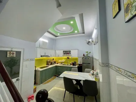 Giá mới : 6 tỷTRUNG TÂM TÂN BÌNH - CÁCH CHỢ PHẠM VĂN HAI 300M - NHÀ 4 TẦNG BTCT - SỔ ĐẸP