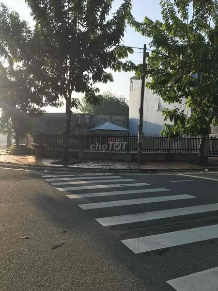 Cần bán lô góc đường số 1