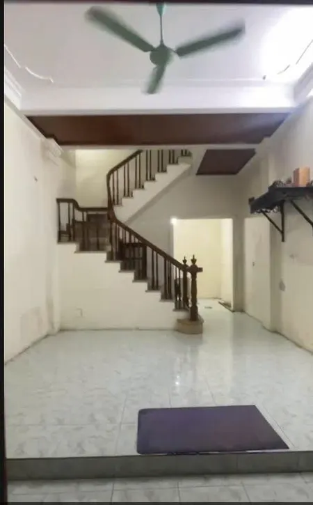 Cho thuê nhà nguyên căn ngõ 201 Trường Chinh, 45m2 x 3 tầng, 2ngủ, 2wc, 8 Triệu