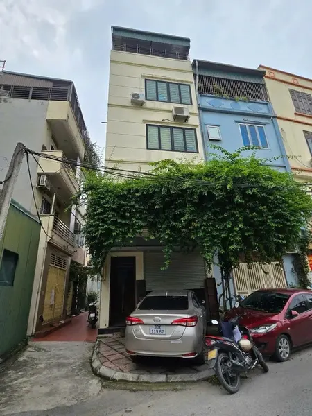 NHÀ MỚI Ô TÔ ĐỖ CỬA Gia Quất 33m2 X 5 Tầng mặt tiền 4.6m, 6.6 tỷ Long Biên.