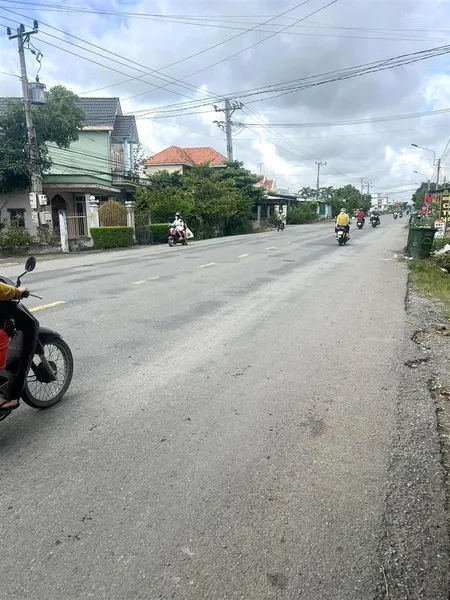 8*25 cách nhựa tân bửu 400m, xe hơi tới đất giáp ranh tp hcm, thông ra nguyễn hữu trí