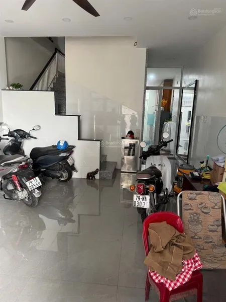 Bán nhà 4 tầng mặt tiền đường b5 kđt vcn phước long 2 nha trang