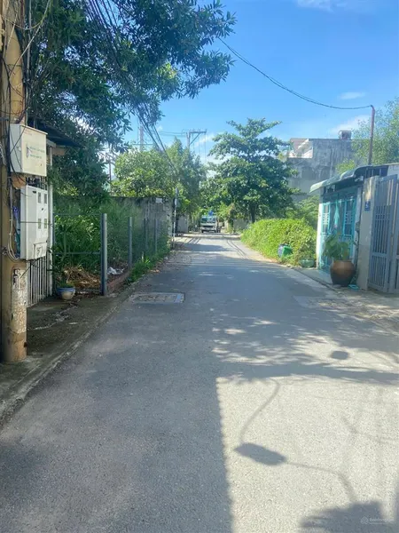 Bán rẻ nhà 124m ngay cầu phú long đi vào cách bờ bao sông sài gòn chỉ 400m sổ sẵn giá chỉ 4,7 tỷ