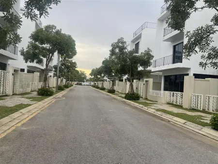 Shophouse căn góc, sát biển sầm sơn. 4, 5 tầng. giá hơn 6 tỷ siêu hấp dẫn. 0966 343 ***