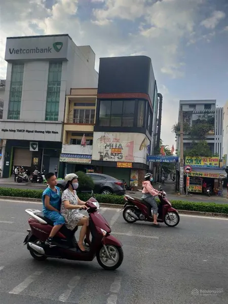Chính chủ bán nhà góc 2 mặt tiền kinh doanh phạm văn bạch 4.4x30m vuông vức giá 15 tỷ thương lượng