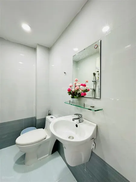 Siêu phẩm bán gấp nhà nguyễn chí thanh, p 12, q 5, dt 55m2, thuê 20tr, giá 3 tỷ 750, sổ hồng riêng