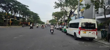 Bán lô đất ngang 102m2 cạnh hồ xuân hương đường 7m5 cách biển 700m được xây cao tầng