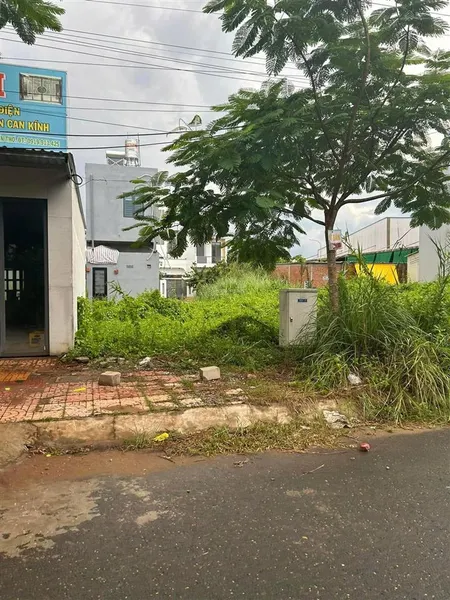 Bán đất nền sau điện máy chợ lớn ngay ql 60 bình phú, bến tre giá 390 triệu / 120m2 thổ cư, shr