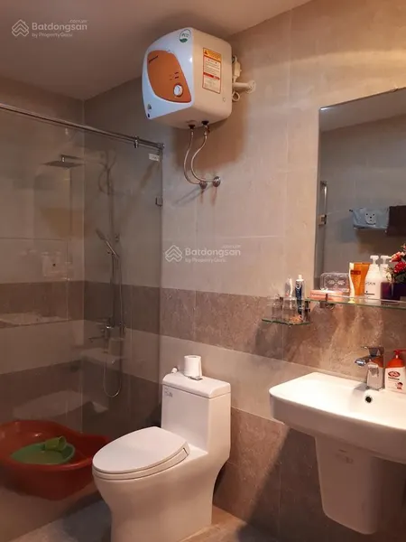 Bán căn hộ cc d11 sunrise building, 75 triệu / m2, 118 m2, nội thất đẹp, ban công hướng đông nam