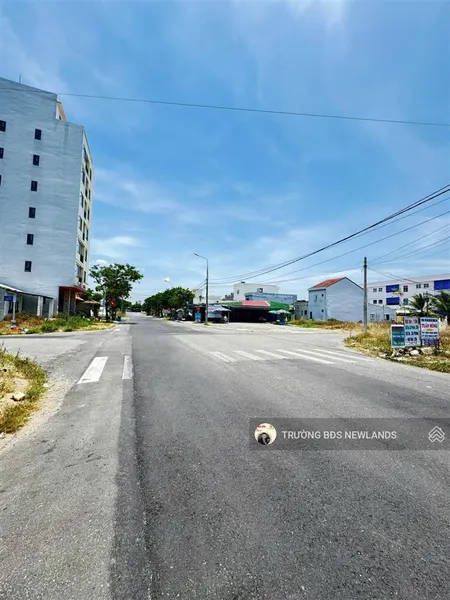 Bán 3 lô đất liền kề sát biển đường 10m5 nguyễn thần hiến trục thẳng ra bãi biển 15x20m