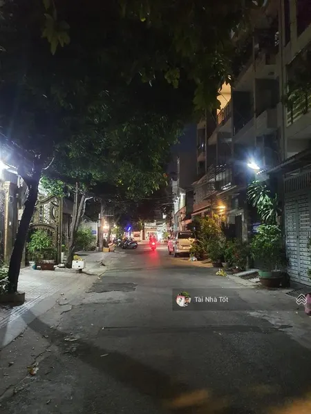 Bán nhà lạc long quân, 100m2 5x20m, 5 tầng btct, có vỉa hè, chỉ 17.5 tỷ tl
