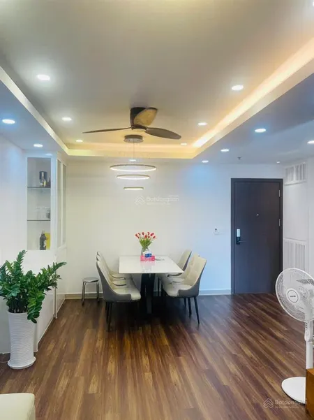 Bán căn hộ galaxy 9 , quận 4 , dt 93m2 , 3pn giá 6.6ty . 0909 228 *** minh sàng