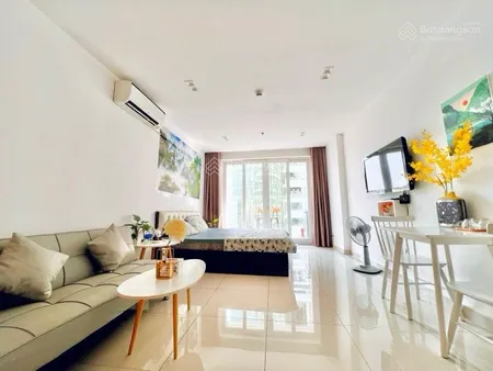 Bán sky center phổ quang, căn 1pn tầng trung view hồ bơi, giá chỉ 2.090 tỷ. giá rẻ nhất thị trường