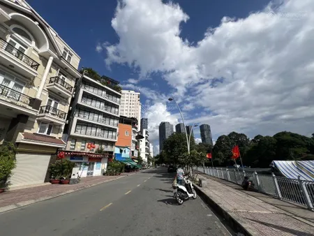 Chính chủ gấp bán nhà cũ mtkd nguyễn ngọc phương bình thạnh sát vách quận 1 tiện xây mới 17.8 tỉ tl
