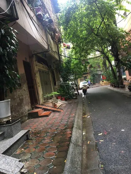 Bán nhà phân lô phố nguyên hồng dt 75m2 * 5t, mt 5m giá 24.5 tỷ ngõ rộng ô tô tránh kinh doanh