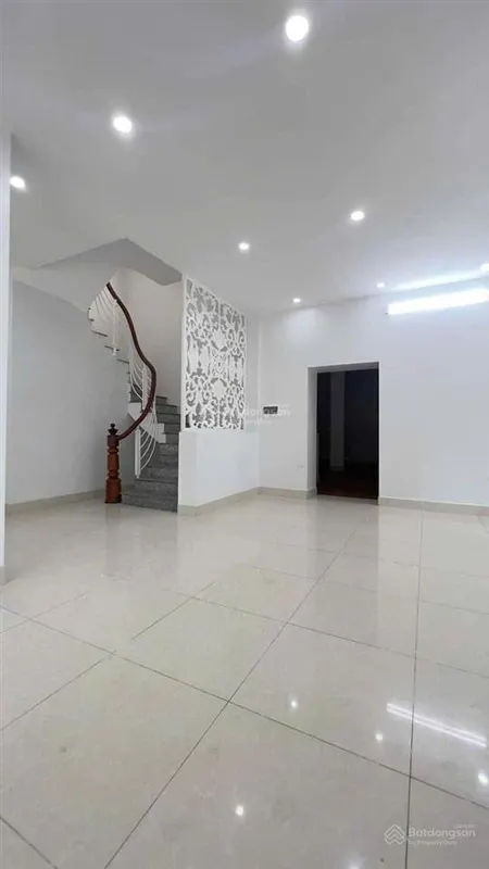 90m2 36 tỷ mặt tiền 8m nhà vườn 4 tầng trung tâm đống đa dân trí cao an ninh tốt