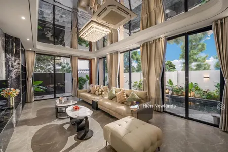 Bán căn biệt thự 200m2 x 3 tầng 6pn, có hồ bơi nội thất 5* cho thuê 70tr/th mặt tiền khu nam việt á