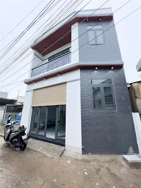 Bán nhà 1 trệt 1 lầu p.quang vinh, 6,5x9,5=62m2, sổ riêng,đã hoàn công, 3pn,ngay hột vịt thu hà,shr