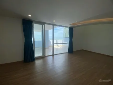 Bán căn 2pn nội thất đẹp chung cư 242 nguyễn hữu cảnh. 0989 069 ***