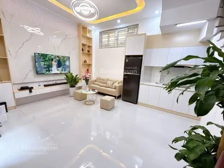 Nhà đẹp thịnh quang trung tâm đống đa giá chỉ 7,9 tỷ