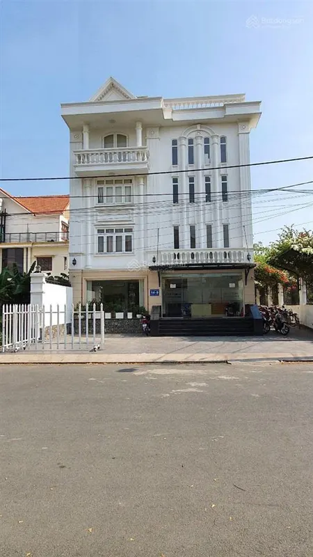 Toà nhà góc hai mặt tiền đường 32 hiệp bình chánh ngay sau gigamall, phạm văn đồng