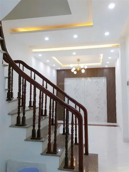 Nguyễn hoàng tôn xuân la, ô tô cách 10m 44m x 5 tầng nhà dân xây mới 6 phòng ngủ