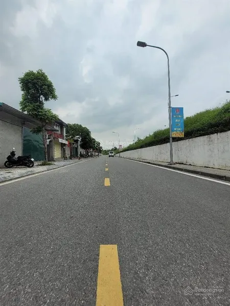 Nguyễn hoàng tôn mặt phố ô tô tránh kinh doanh 55m sổ đỏ chỉ 7.x tỷ