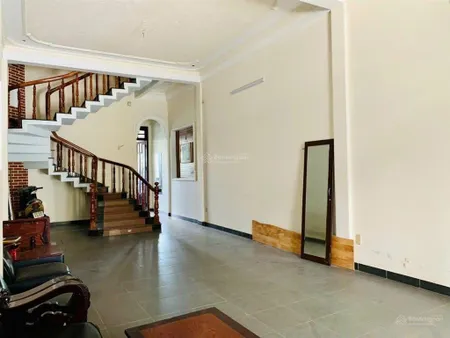 Cần bán khách sạn mặt tiền đường nguyễn công trứdalat