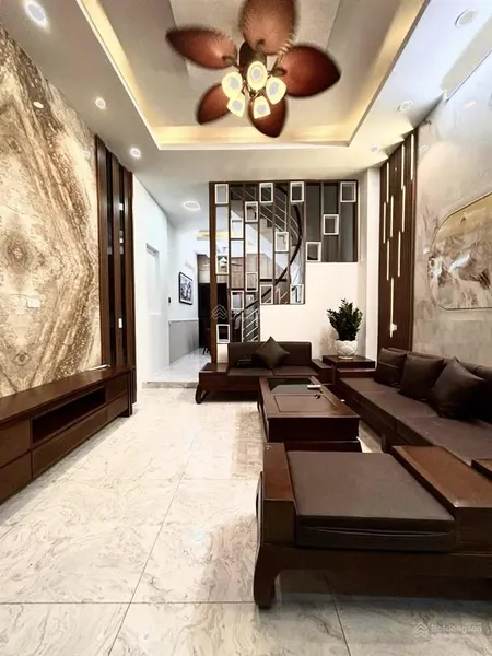 Siêu phẩm trần khát chân, quận hai bà trưng 47m2,4 tầng, 1 nhà ra phố, tặng full nội thất.